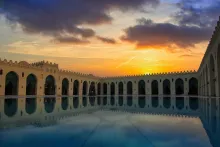 Gebäude und Landschaft